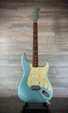 Fender FSR American Deluxe Vintage Player ’62 Stratocaster – Ice Blue Metallic – 2005 – Used